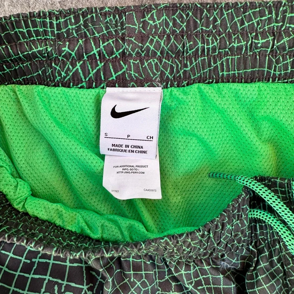 Nike Mens Swim Trunks Small Green Purple Grid Gradient Swoosh NESSD541-380 NEW